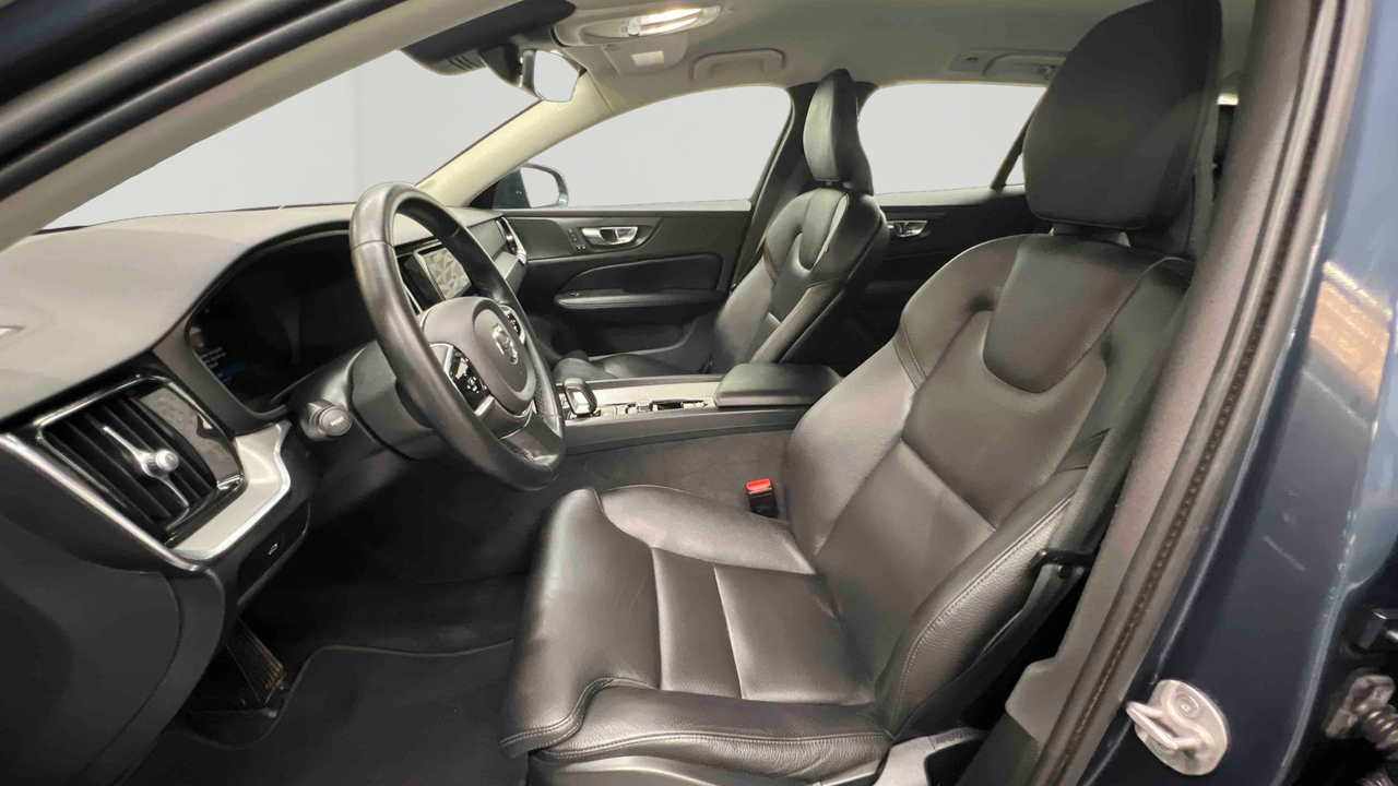 Volvo V60 B4 AWD 197 ch Geartronic 8 — photo 11