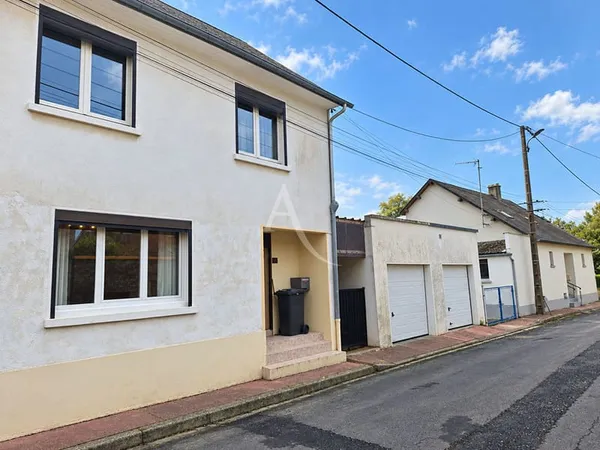 Rue - Maison sur sous-sol complet + garage 3 chambres