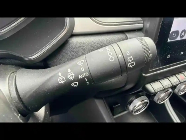 Renault Captur 1.0 tce 90ch techno + attelage — photo 17