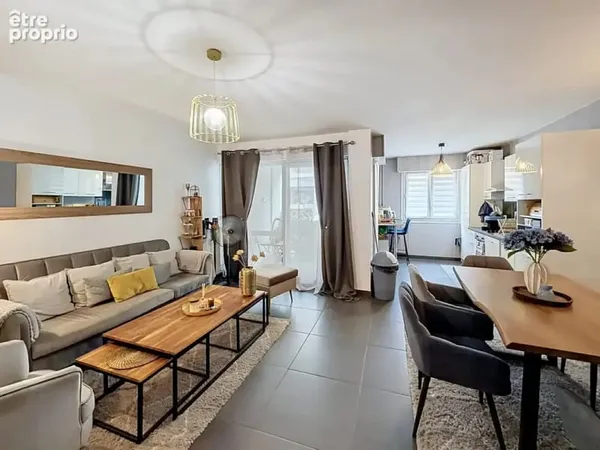 Appartement T3 en rez-de-chaussée avec parking et cave