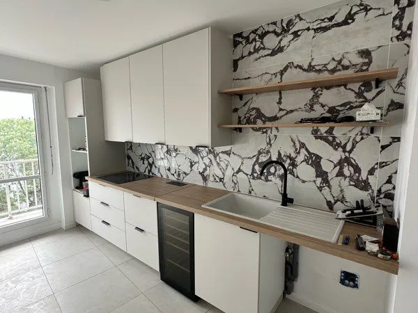 à vendre - superbe appartement de 87 m² entièrement rénové - 3 chambres - terrasse - parking souterr