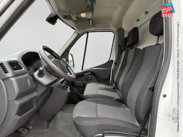 Renault Master fg f3500 l2h2 2.3 blue dci 135ch confort euro6 — photo 11