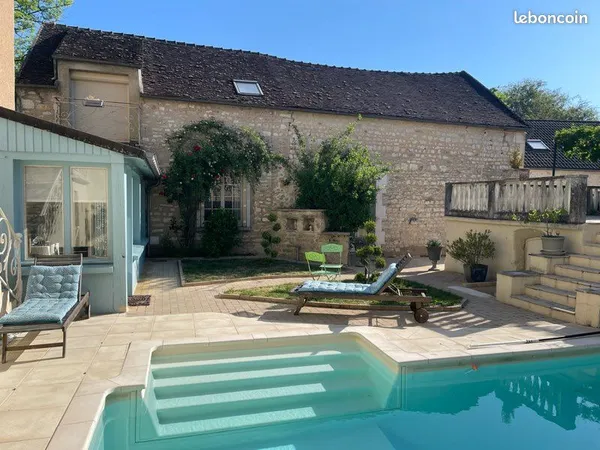 Maison de Charme familiale à vendre Chablis 89800
