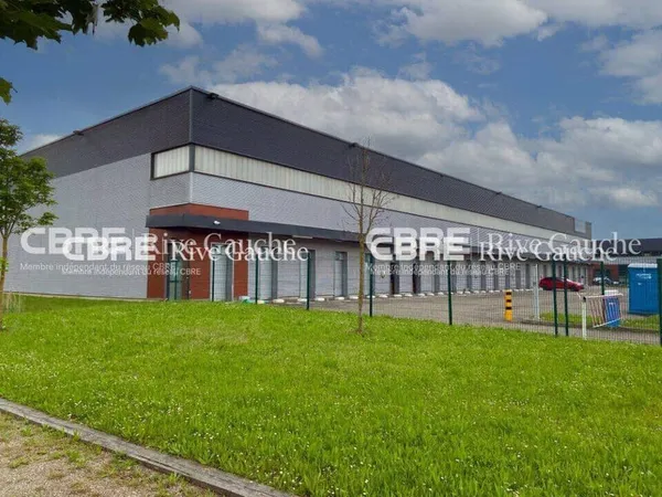 Entrepôt 4595 m²