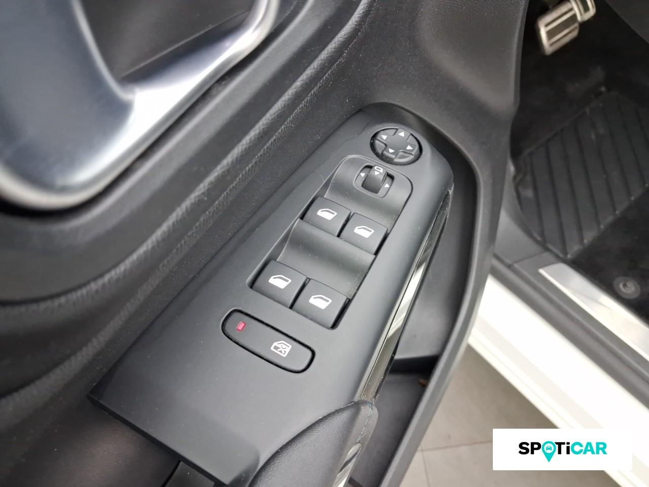 Citroën C5 Aircross hybrid rechargeable 225ch shine pack e-eat8 — photo 19