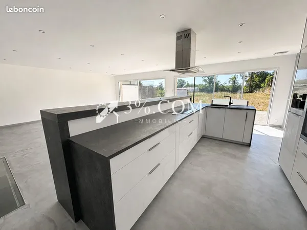 Propriété 5 pièces 160 m²