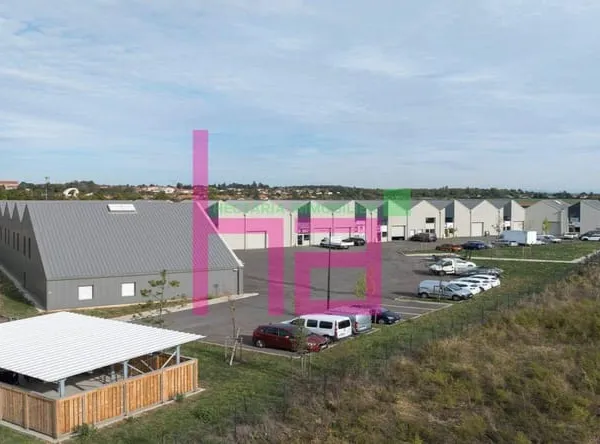 Local d'activité 310 m²