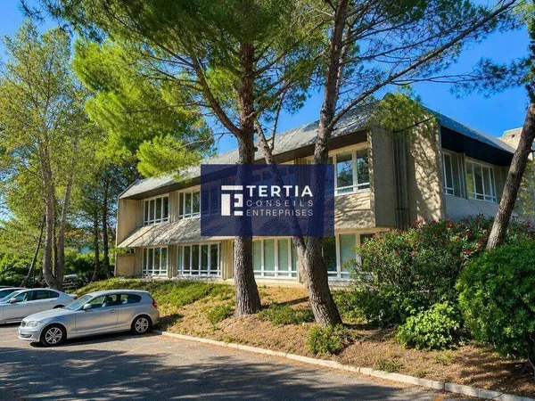Bureaux 812 m²
