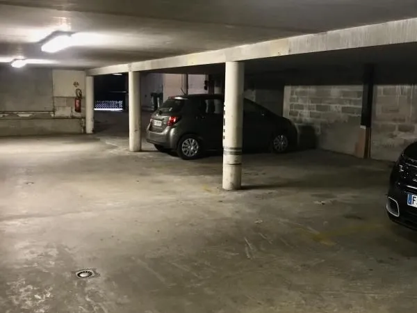Parking 12 m² Bordeaux