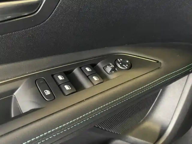 Peugeot 3008 1.2 puretech 130ch s&amp;s allure pack — photo 9