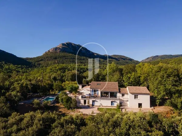 Maison 5 pièces 148 m²