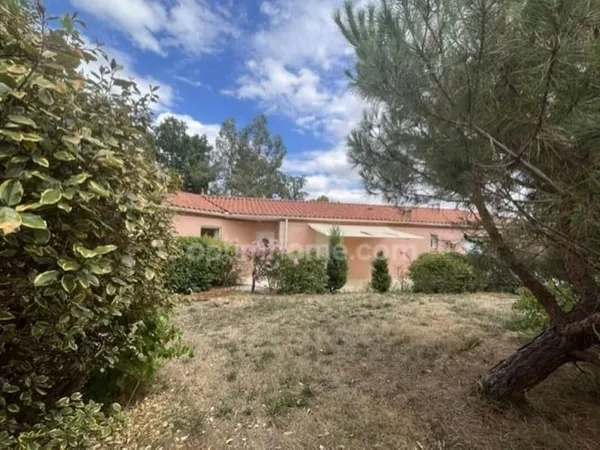 Maison de plain-pied 8 pièces 164 m²