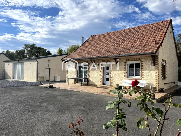 Maison habitable de plain-pied avec grand hangar