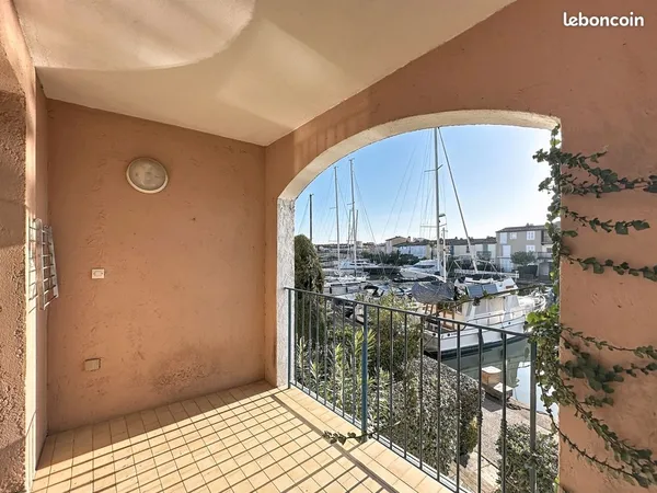 PORT GRIMAUD - Studio/T1 23 m2, terrasse vue port + Parking