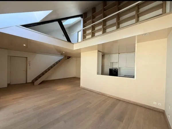 CHAMBÉRY CENTRE HISTORIQUE - AVEC ASCENSEUR - 75m² Carrez / 90m² au sol -