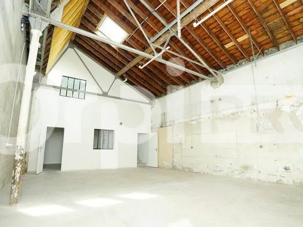 Local d'activité 125 m²