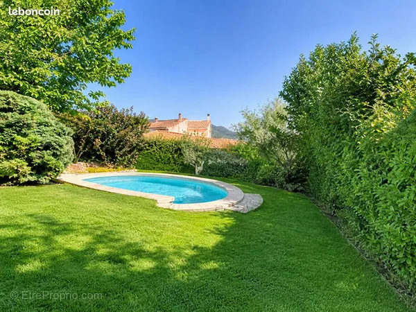 Maison 6 pièces 200 m²