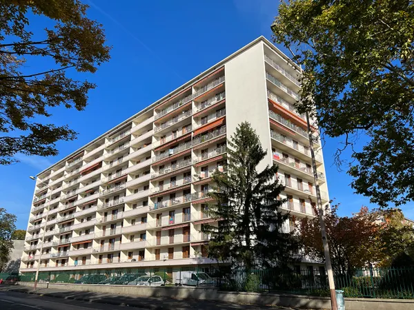 REIMS - AVENUE D'EPERNAY
