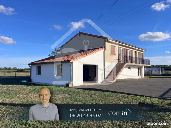 Maison 3 chambres avec sous sol, grand terrain et garage
