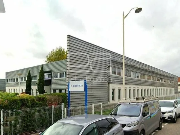 Bureaux 197 m²