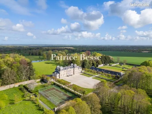 Château 14 pièces 1 200 m²