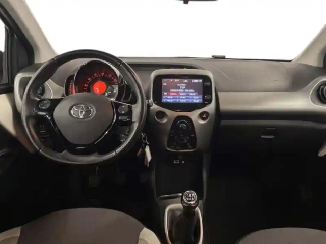 Toyota Aygo 1.0 vvt-i x-wave 3 — photo 8
