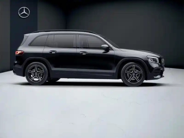 Mercedes Glb 200 d amg line — photo 17