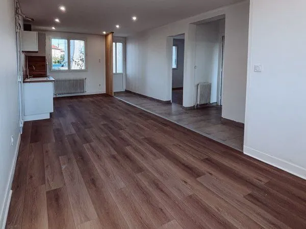 Fumel - Maison individuelle T3 rénovée avec jardin, garage & dépendance