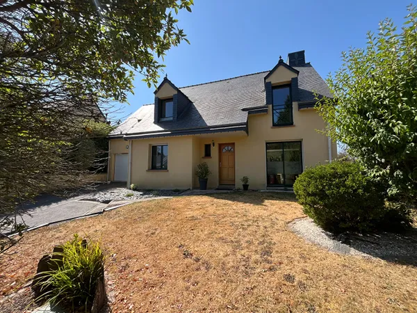SAINT SENOUX - Maison de 2005 environ 140m² - 5 chambres - Terrain plein SUD aucun vis à vis