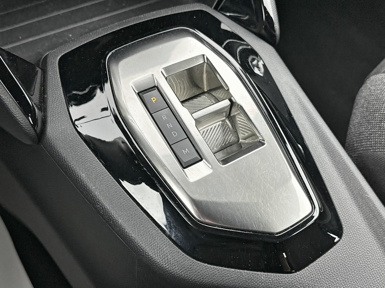 Peugeot 2008 puretech 130 s&s eat8 active pack — photo 29