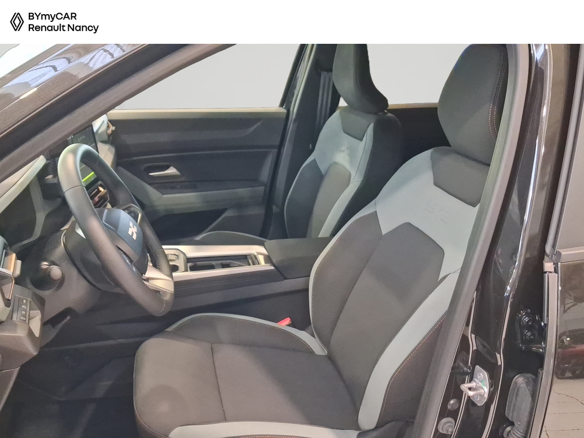 Dacia Bigster Hybrid 155 — photo 11