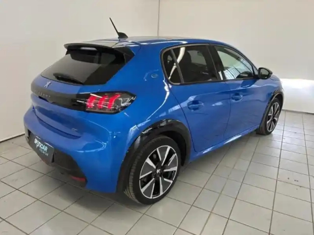 Peugeot 208 e- 136ch gt — photo 9