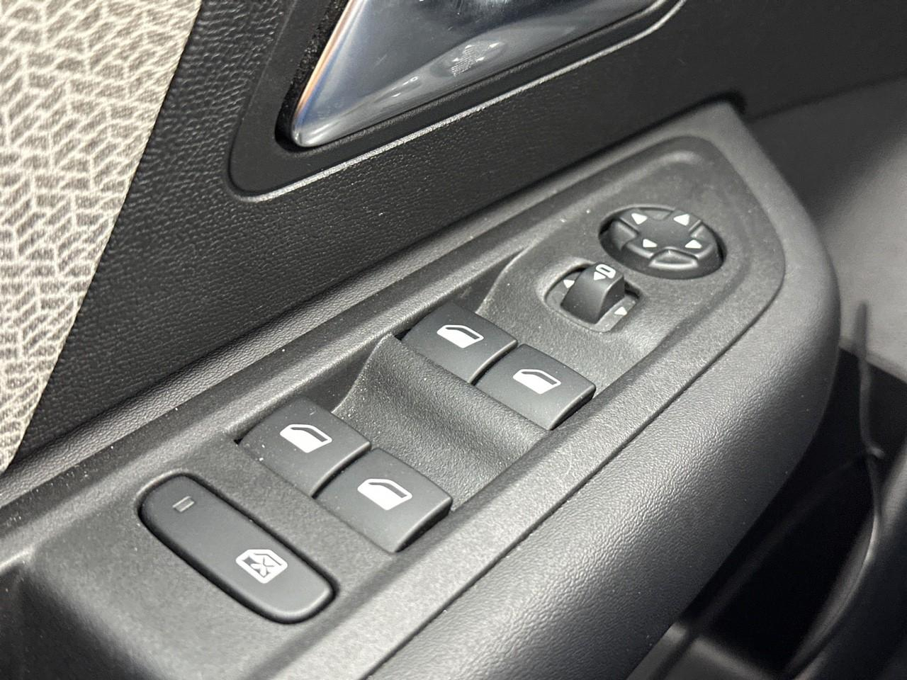 Citroën C4 puretech 130 s&s eat8 shine — photo 16