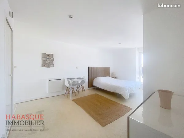 Studio 1 pièce 26 m²
