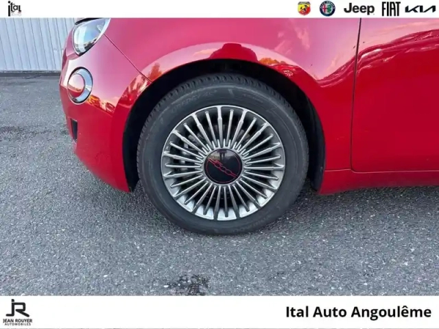 Fiat 500 e 118ch (red) my23 — photo 11
