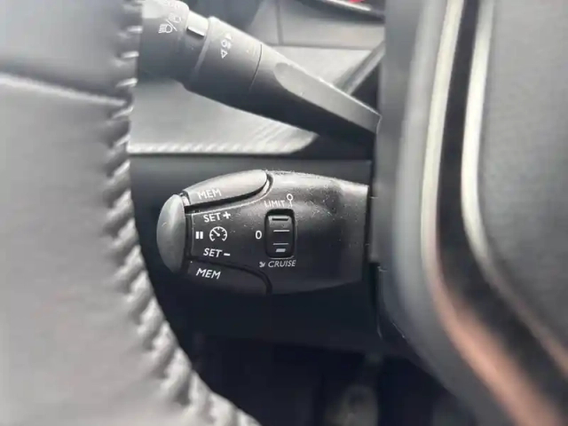 Peugeot 208 100 s&amp;s bvm6 — photo 21