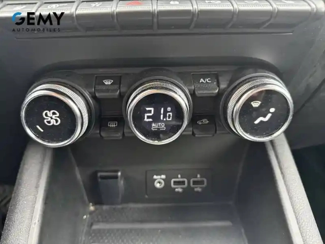 Renault Captur mild hybrid 160 edc — photo 54