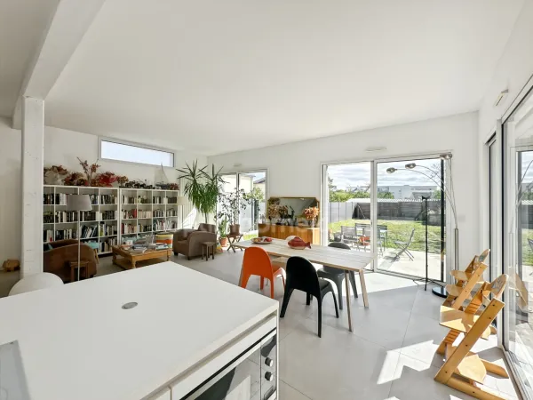 Maison contemporaine 196 m² proche Rennes - Esprit loft, 3 suites et jardin plein sud