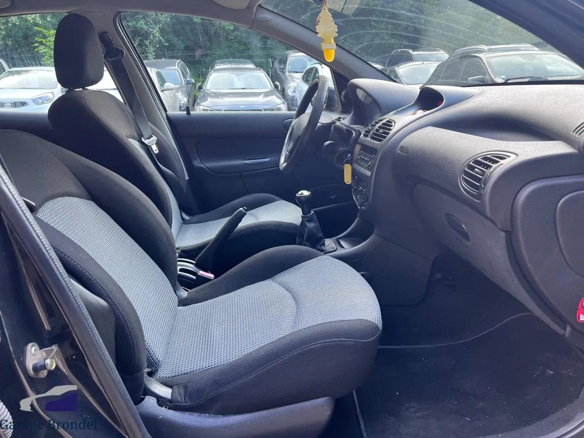 Peugeot 206 occasion - Essence - 2004 - 190 000 km - 3 400 € - Sathonay-Camp (Rhône) 992786245195 — photo 12