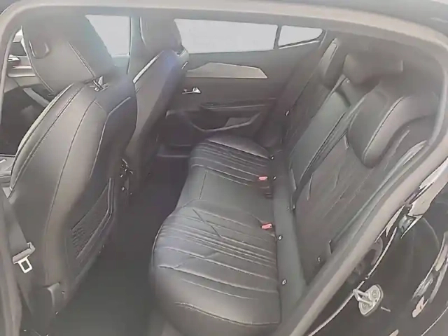 Peugeot 408 phev 225 e-eat8 — photo 12