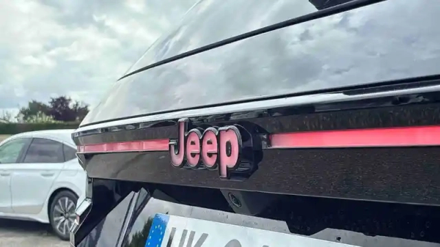 Jeep Compass 1.6 turbo t4 225 ch bvr7 e-hybrid plug-in 4x2 — photo 20