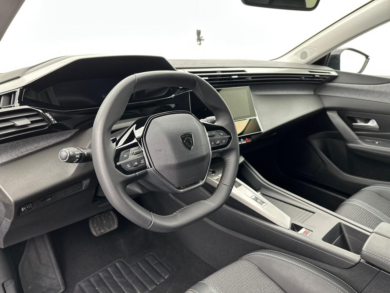 Peugeot 308 hybrid 145 e-dcs6 allure — photo 12