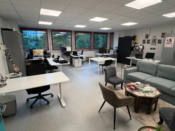 Poste de coworking fixe - La Défense / Courbevoie - Accès 24h/24 - 210 /mois