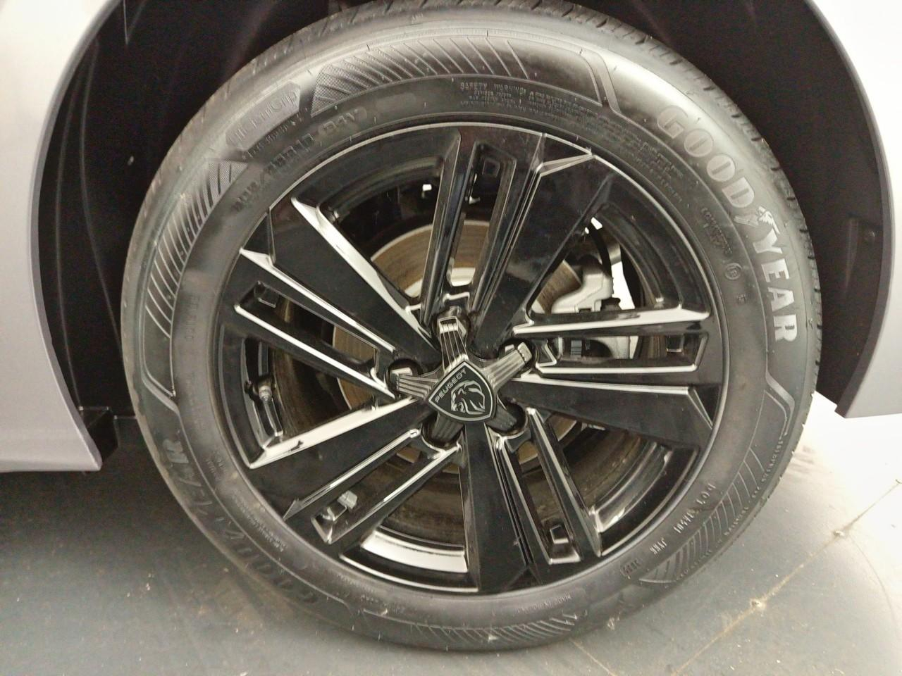 Peugeot 308 hybrid 145 e-dcs6 style — photo 16