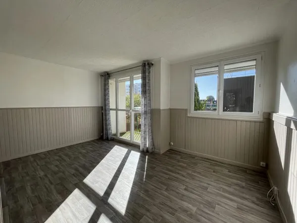Appartement T2 avec balcon - Quartier Plateau des Provinces - BIHOREL