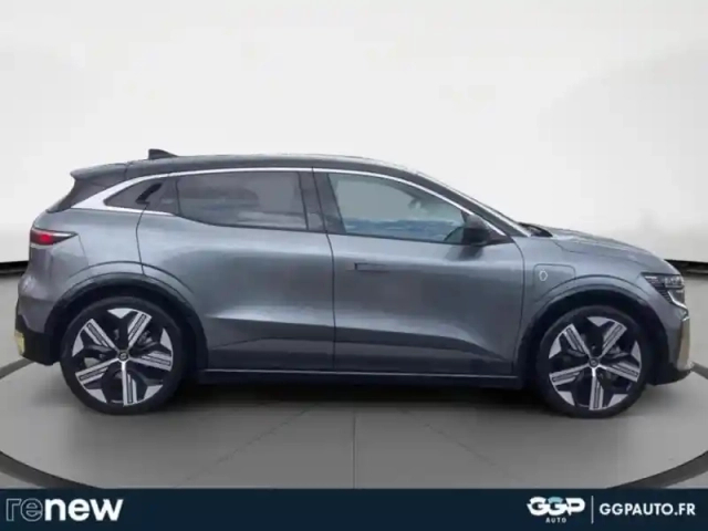 Renault Megane e-tech electric ev60 220ch iconic super charge -b — photo 6