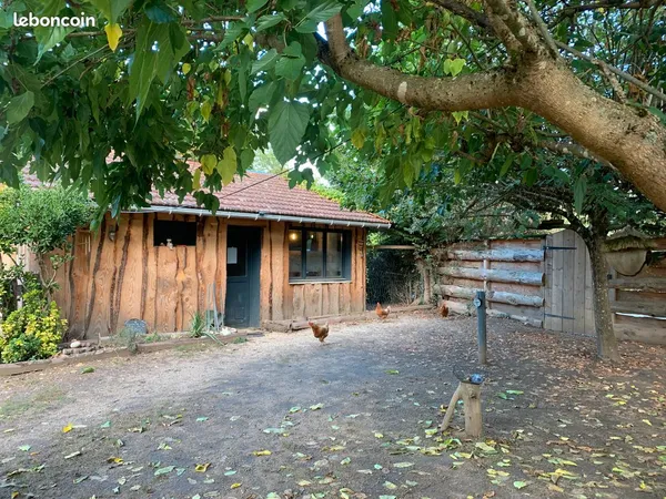 Maison avec terrain, verger, pâture et dépendances