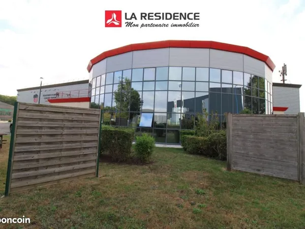 Bureau 135 m²