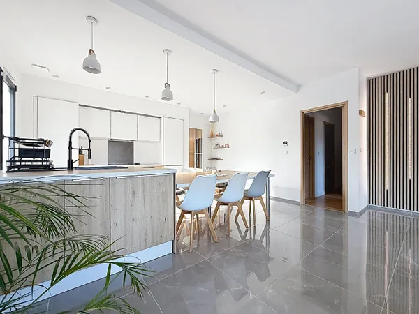 CINTEGABELLE : MAISON T5 A VENDRE DE PLAIN PIED SANS TRAVAUX