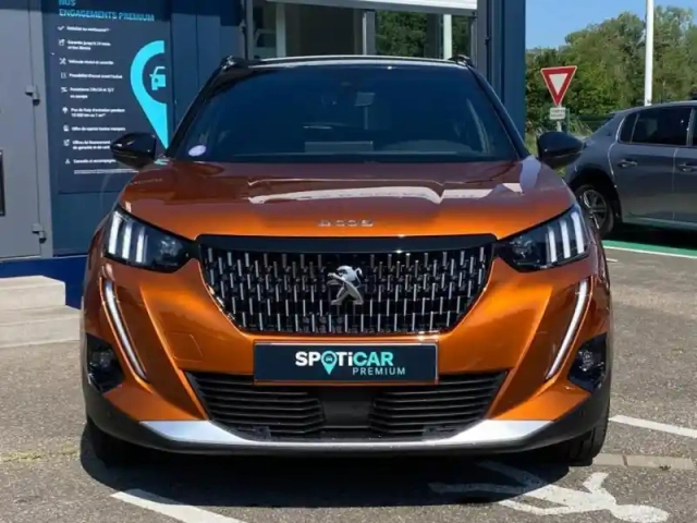 Peugeot 2008 e- 136ch gt — photo 2